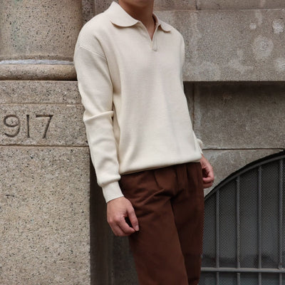 BUTTONLESS V-NECK POLO