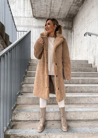 Axelle | Long coat with wide collar and buttons