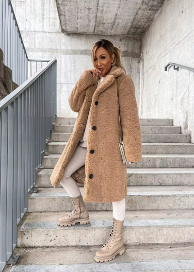 Axelle | Long coat with wide collar and buttons