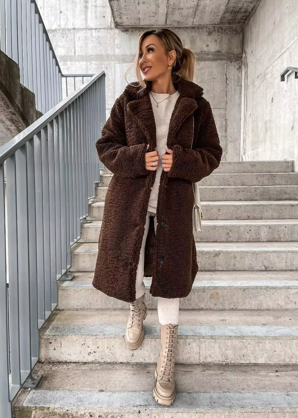 Axelle | Long coat with wide collar and buttons