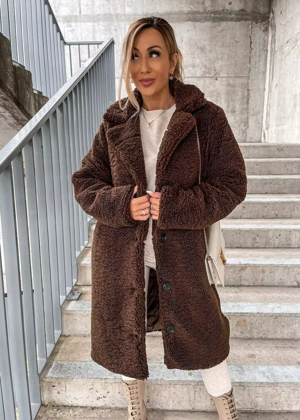 Axelle | Long coat with wide collar and buttons