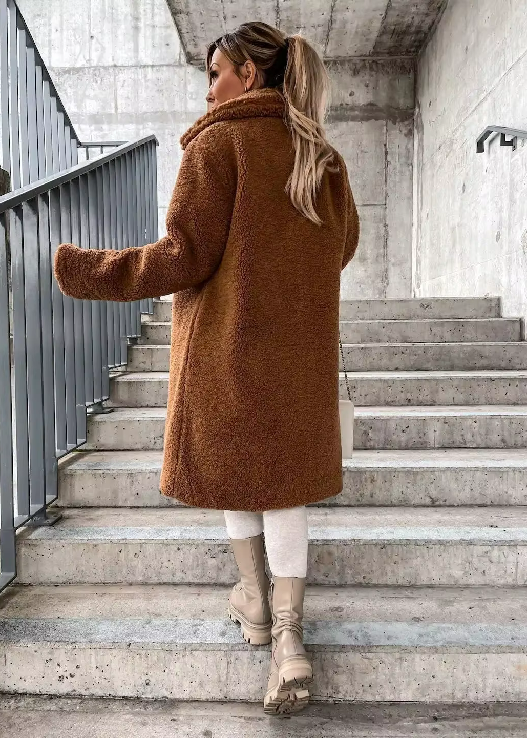 Axelle | Long coat with wide collar and buttons