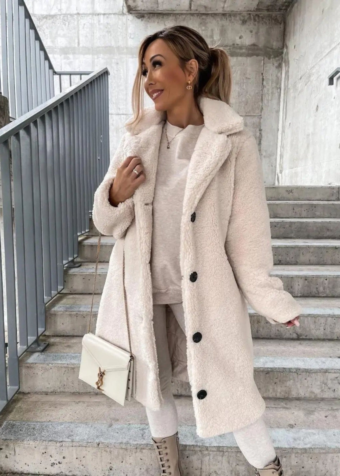 Axelle | Long coat with wide collar and buttons